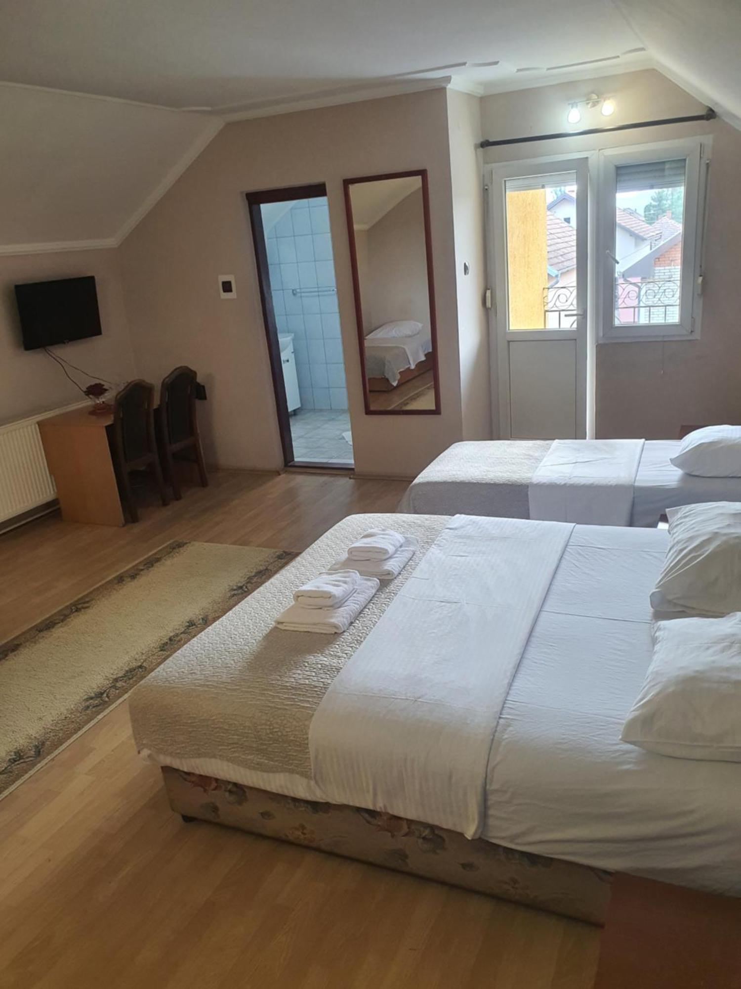 Guest House Vila Bor Нови-Сад Экстерьер фото