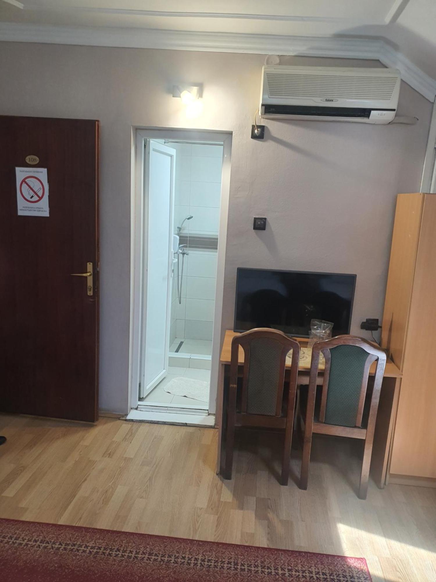 Guest House Vila Bor Нови-Сад Экстерьер фото