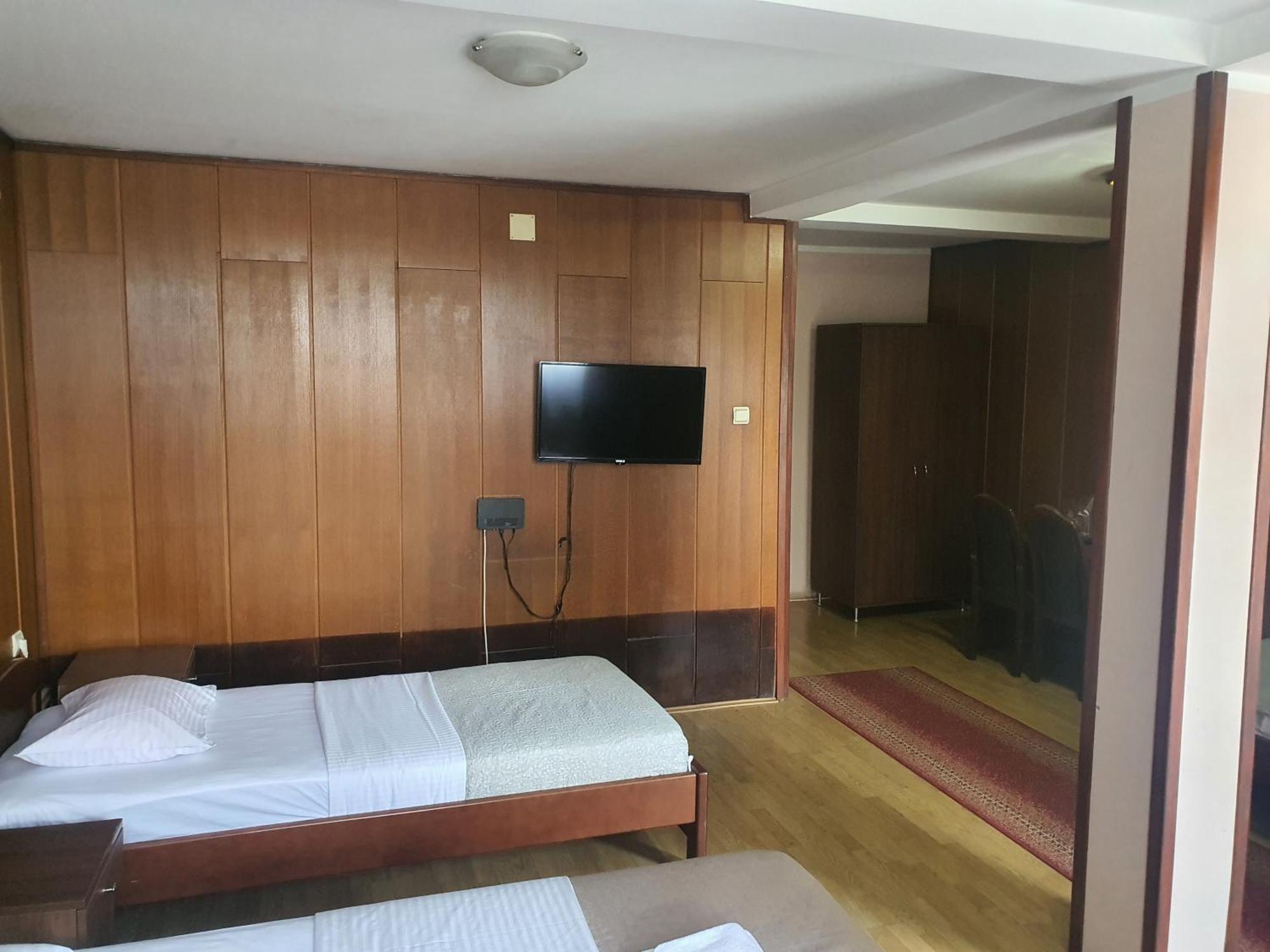 Guest House Vila Bor Нови-Сад Экстерьер фото